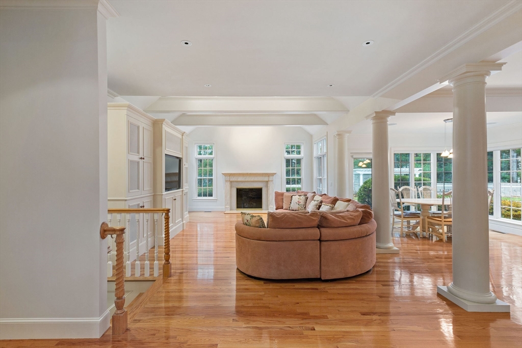 Barnstable, Massachusetts 02648, United States, 4 Bedrooms Bedrooms, ,5 BathroomsBathrooms,Residential,Active,110359