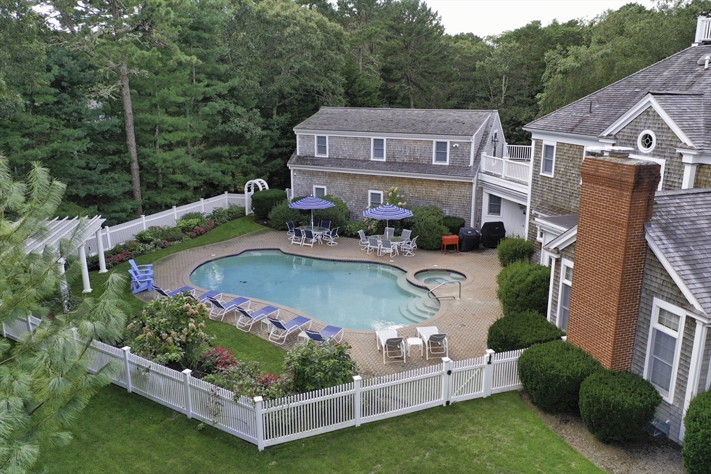 Barnstable, Massachusetts 02648, United States, 4 Bedrooms Bedrooms, ,5 BathroomsBathrooms,Residential,Active,110359