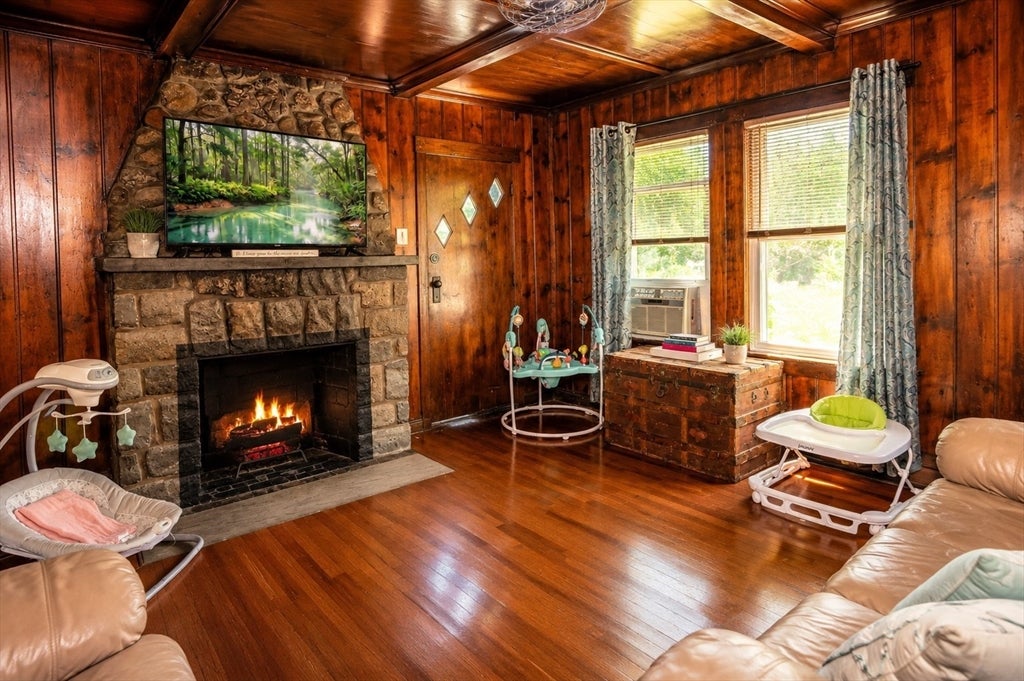 114 Witheridge St, Agawam, MA Photo #6