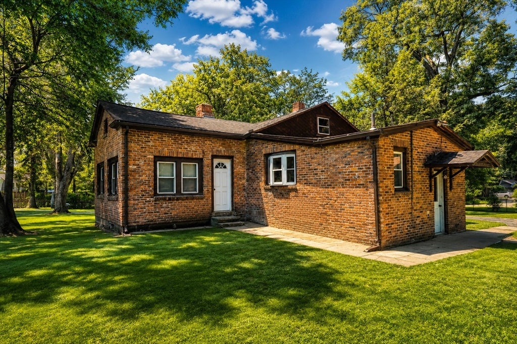 114 Witheridge St, Agawam, MA Photo #12