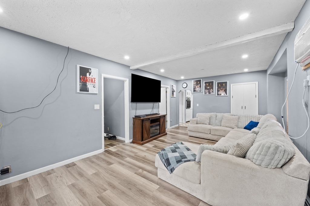 18 Gordon St
