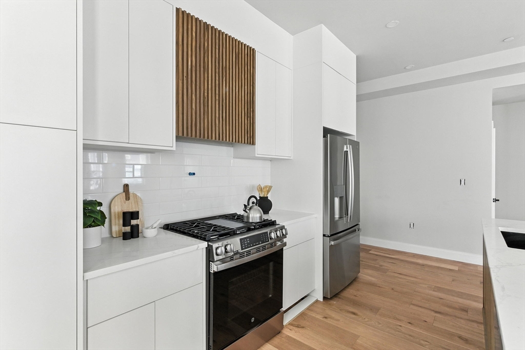 10 Woodford St 3