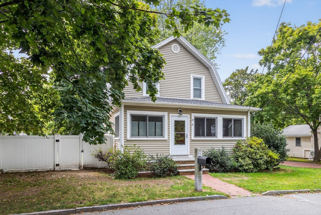 8 Corthell Rd