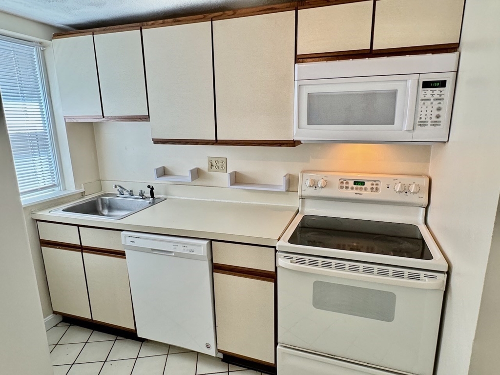 88 Gordon St 101