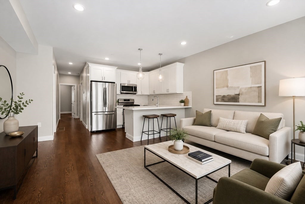 92 Bennington St #1, Boston, MA Photo #2