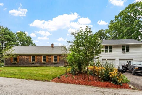 Photo of 16-18 Curboy Rd, Sturbridge, MA 01566 (MLS # 73569390)