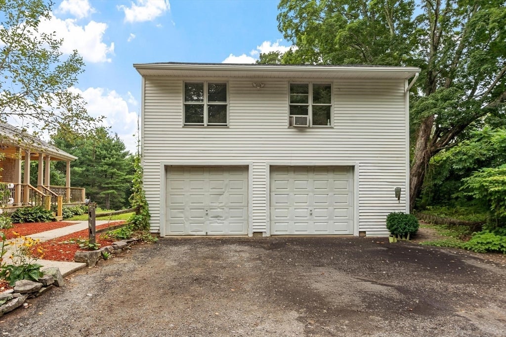 16-18 Curboy Rd, Sturbridge, MA Photo #12