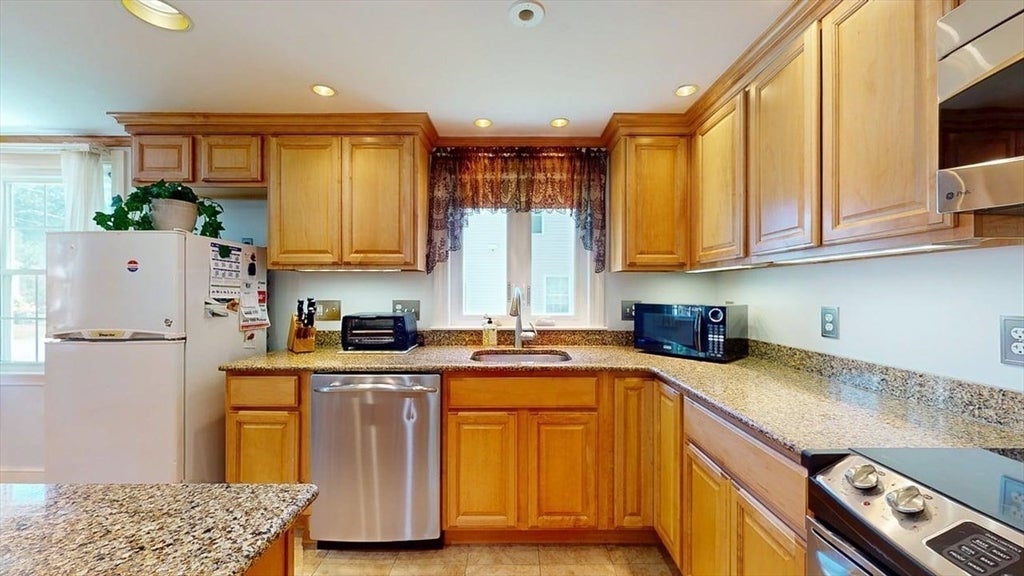 3 Fairview Ave, Natick, MA, 3 Fairview Ave, Natick, MA Photo #7