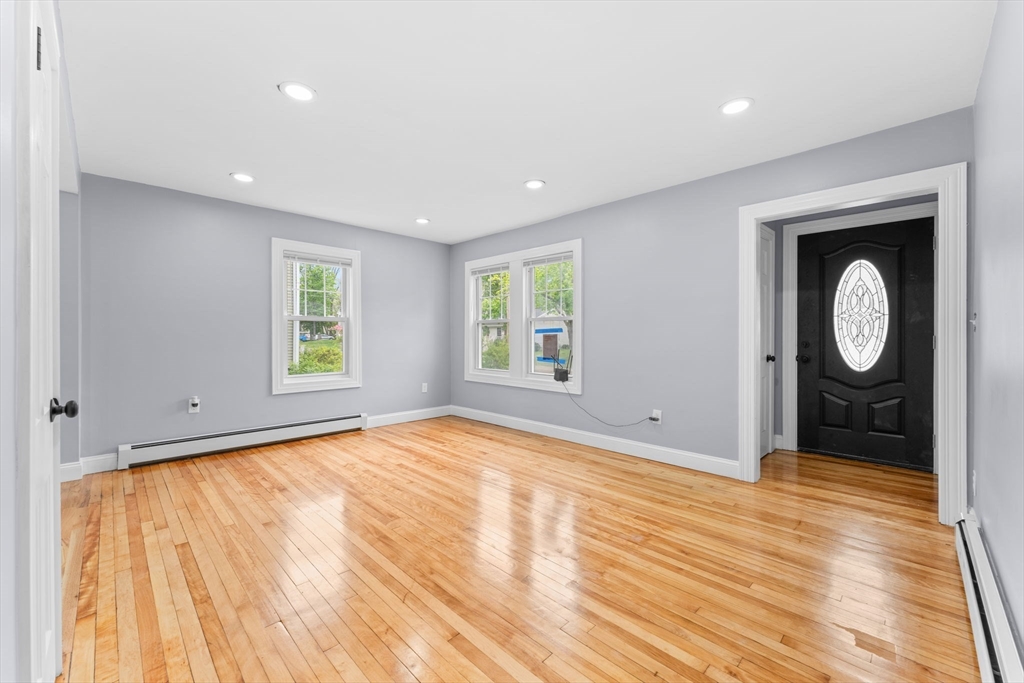 20 Oneida Ave