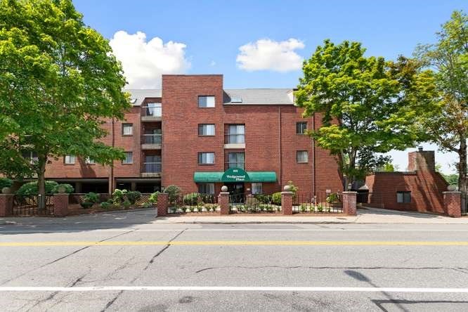 666 Main ST #211, Winchester, MA, 666 Main ST #211, Winchester, MA Photo #1