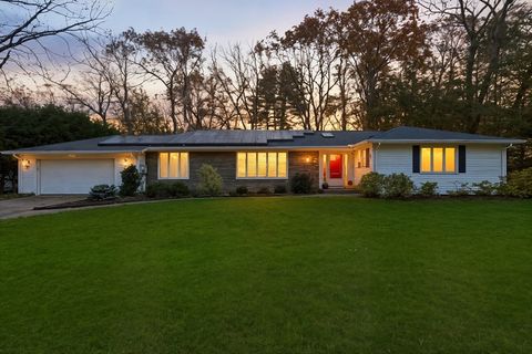 47 Academy Dr Longmeadow MA 01106