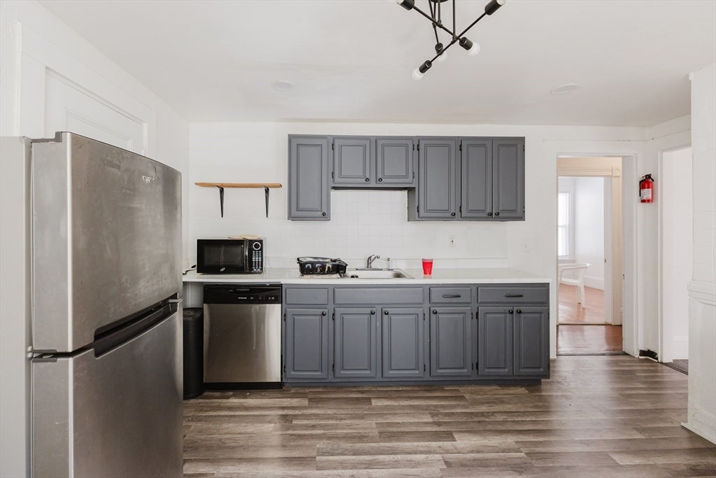 15 Mclellan St