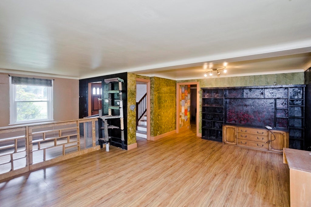 95 Craiwell Ave, West Springfield, MA, 95 Craiwell Ave, West Springfield, MA Photo #7