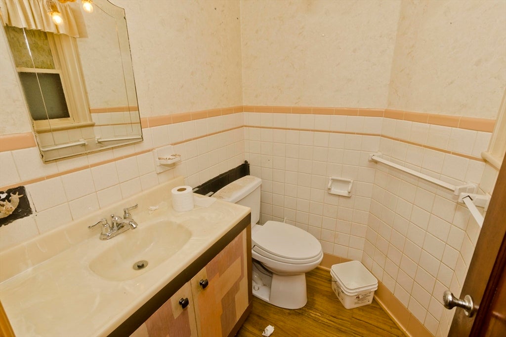 95 Craiwell Ave, West Springfield, MA, 95 Craiwell Ave, West Springfield, MA Photo #4