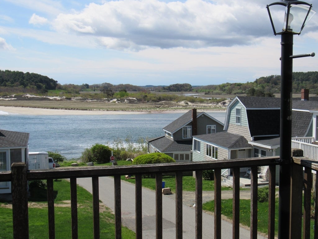 43 Middle Road -