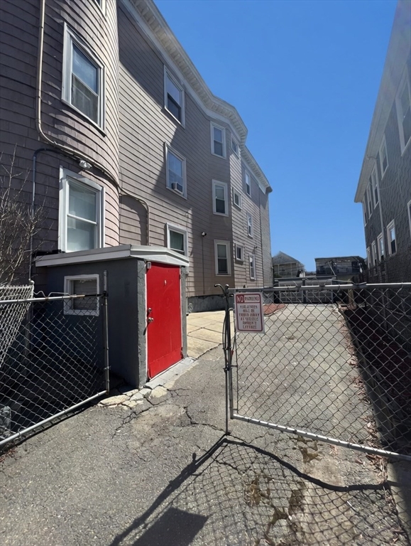 40 Barry Street