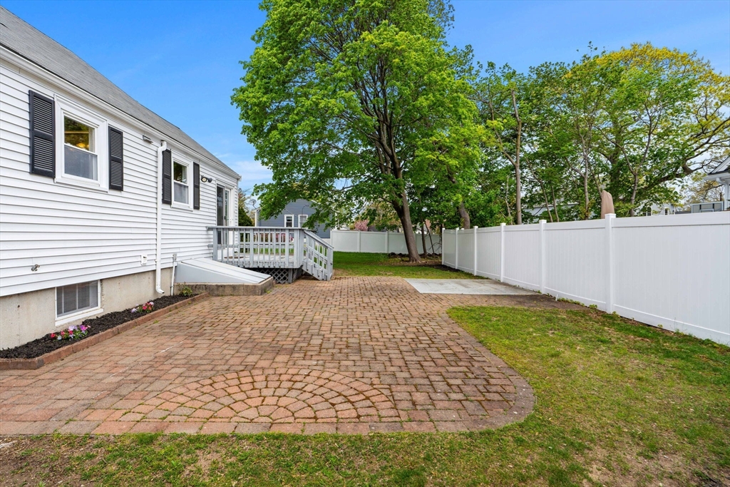 13 Munroe Ave