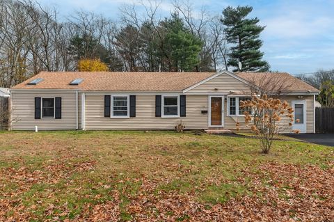 92 Mercury St Weymouth MA 02188