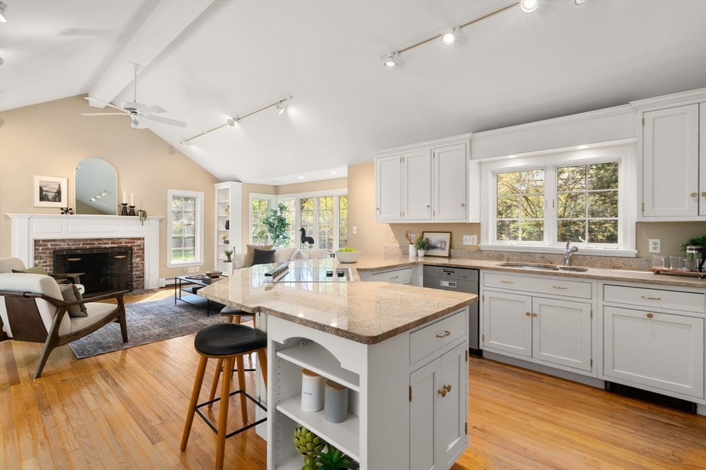 25 Moore Rd, Wayland, MA Photo #7