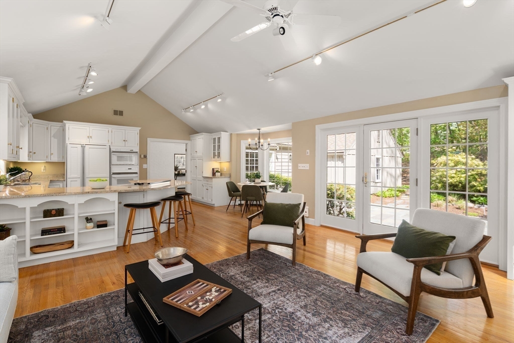 25 Moore Rd, Wayland, MA Photo #9