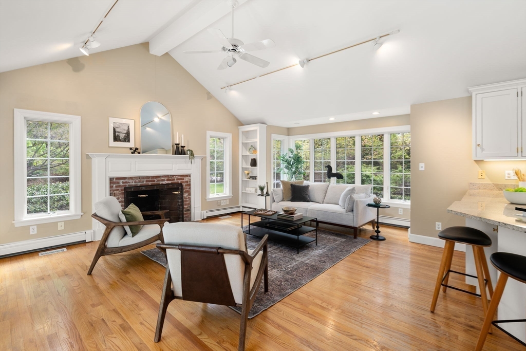 25 Moore Rd, Wayland, MA Photo #5