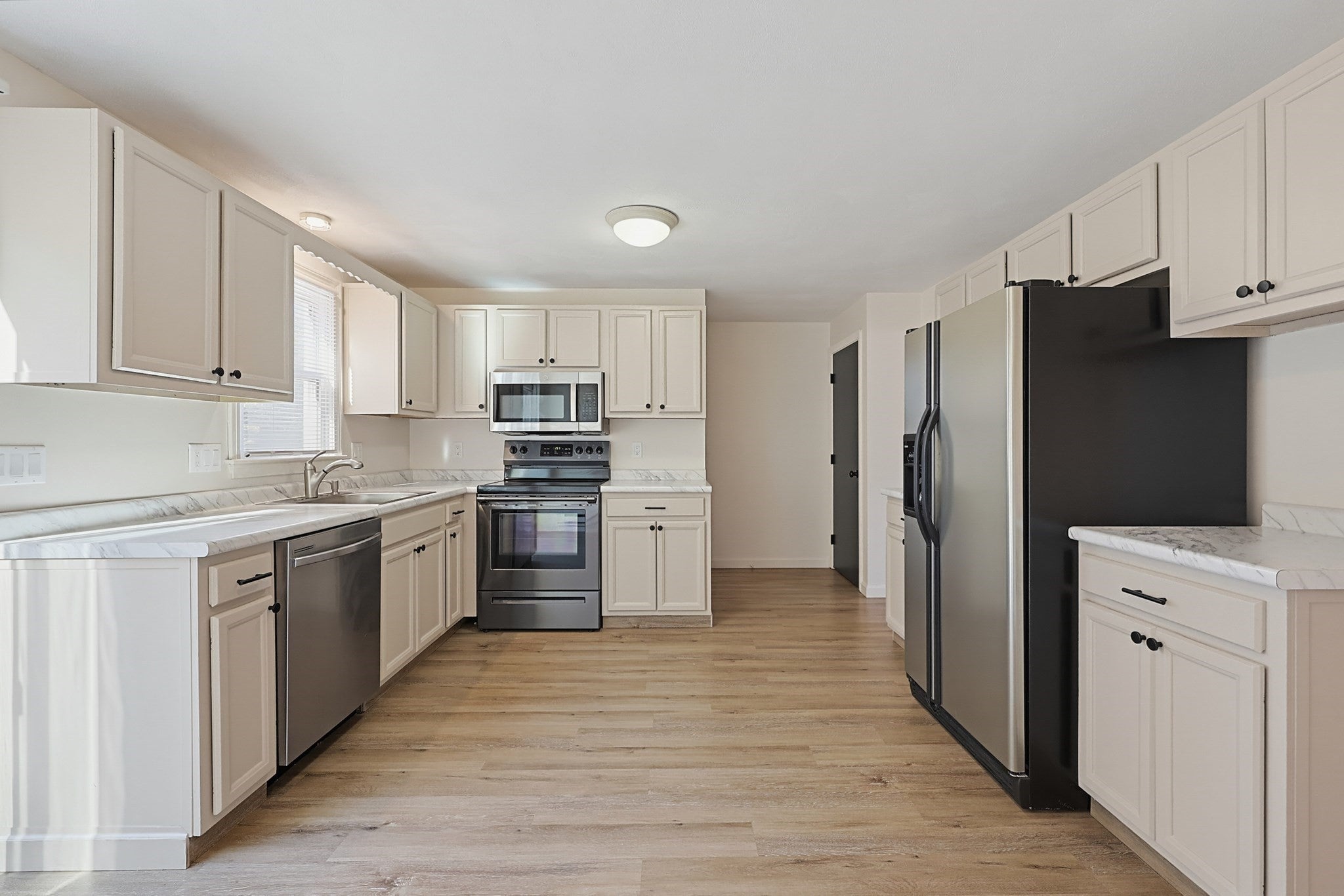 4 Henshaw Ave #4, Attleboro, MA Photo #6