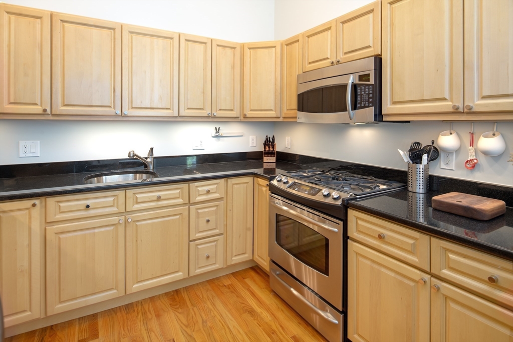 11 Wyman St 2B