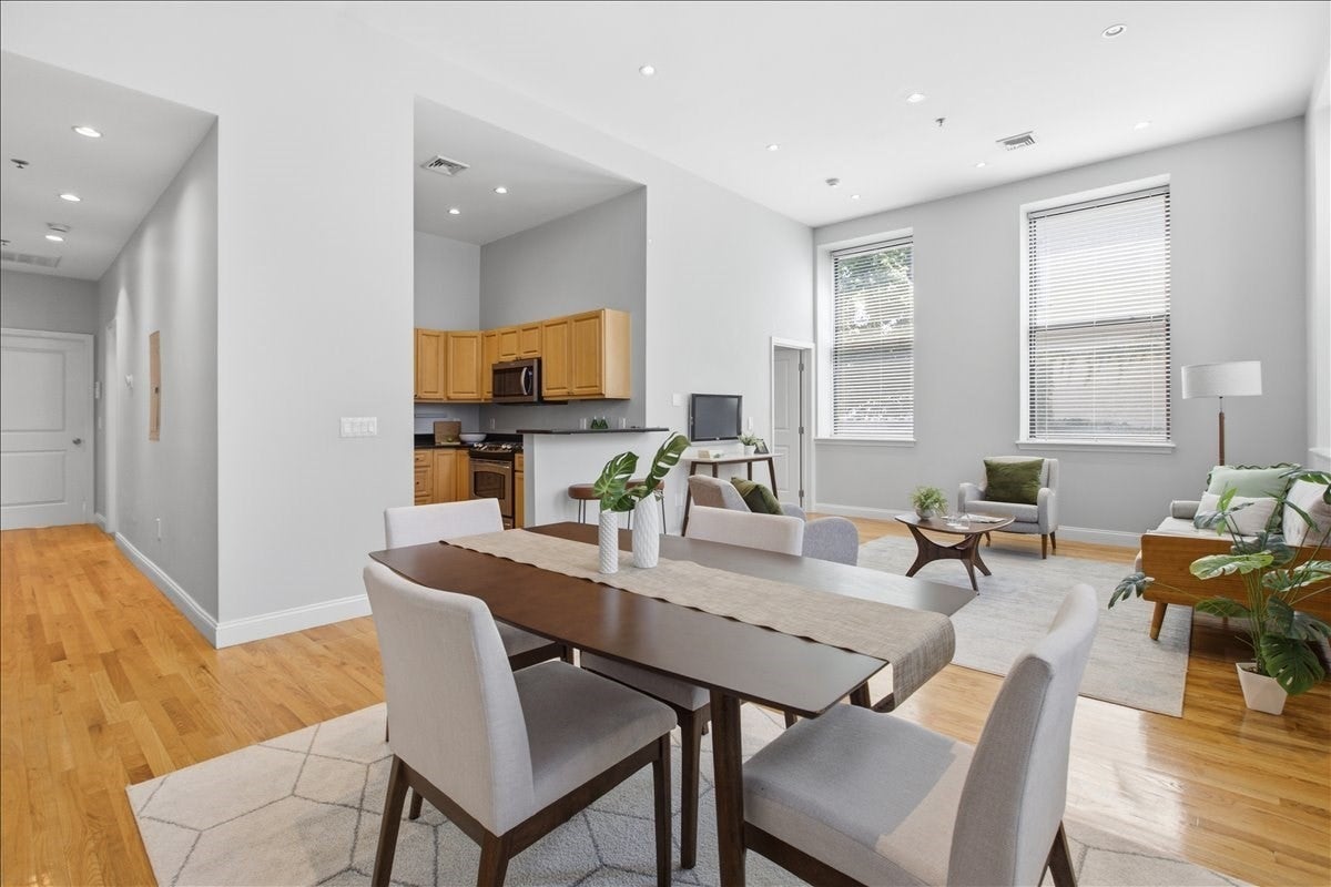 11 Wyman St