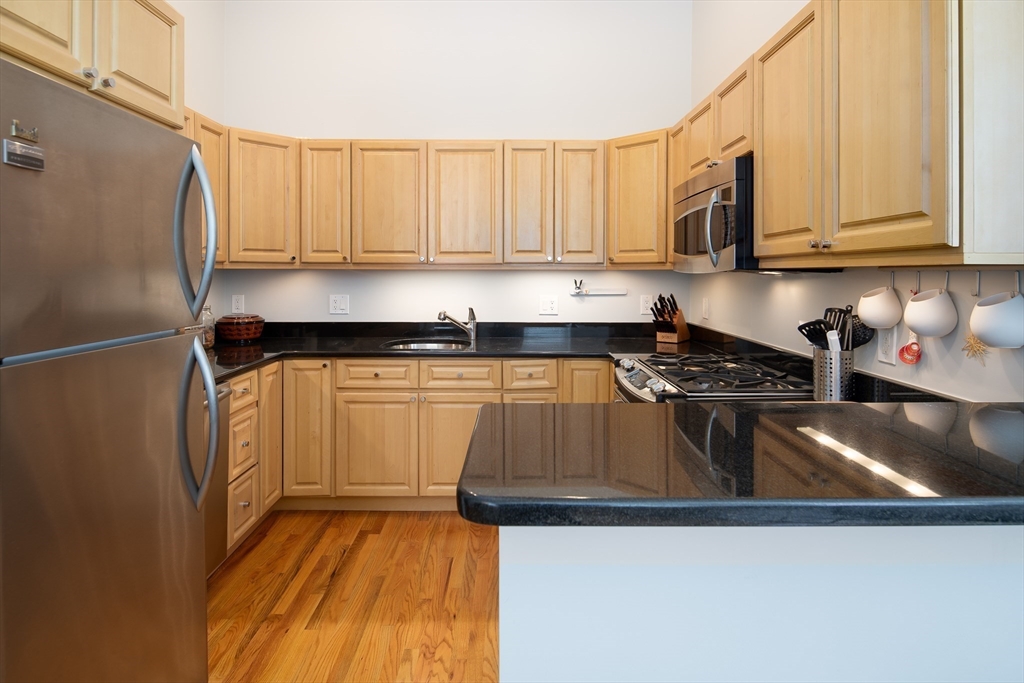 11 Wyman St 2B