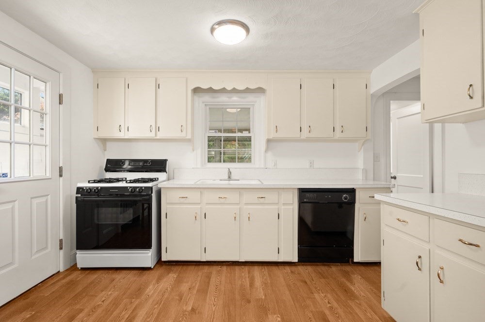 33 Wilson Rd, Stoneham, MA, 33 Wilson Rd, Stoneham, MA Photo #7
