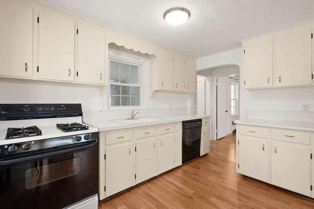 33 Wilson Rd, Stoneham, MA, 33 Wilson Rd, Stoneham, MA Photo #8