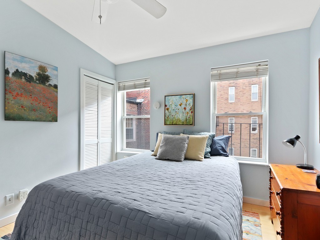 Boston, Massachusetts 02114, United States, 1 Bedroom Bedrooms, ,1 BathroomBathrooms,Residential,Pending,118439