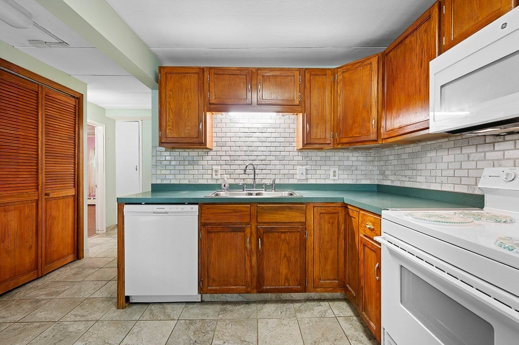 32 Tyson Rd, Worcester, MA, 32 Tyson Rd, Worcester, MA Photo #16