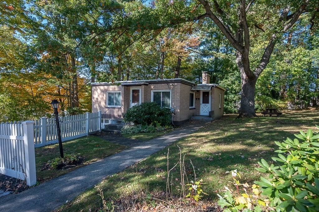 32 Tyson Rd