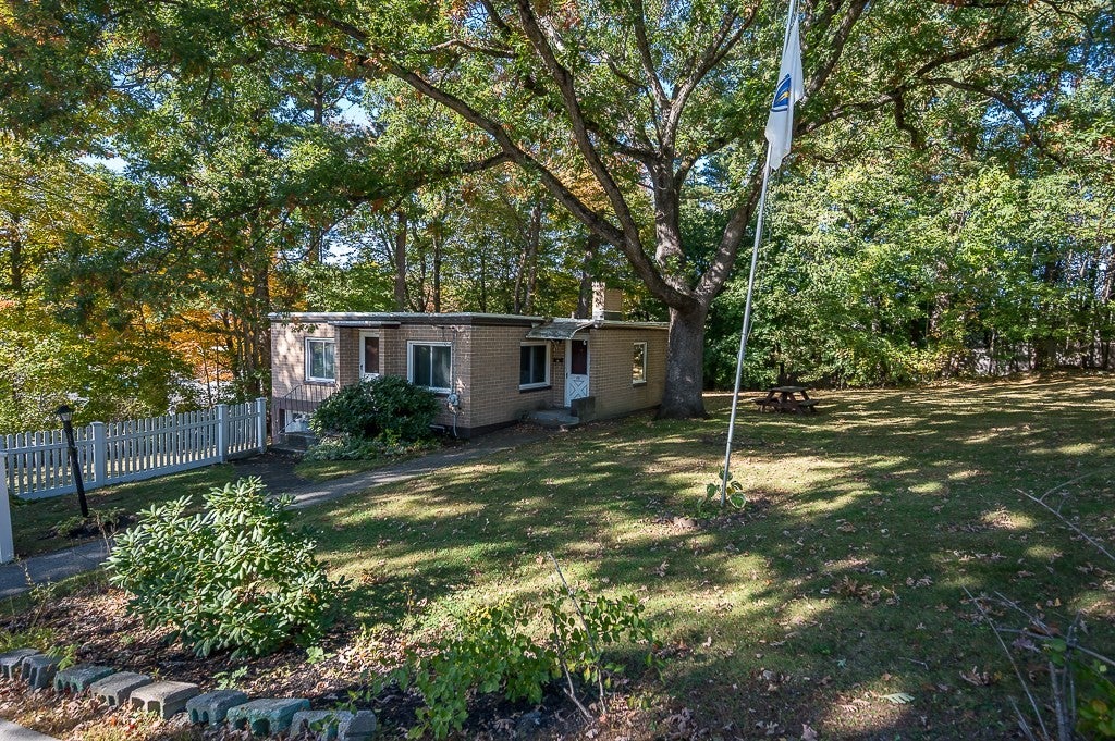 32 Tyson Rd
