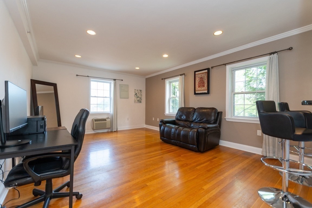 27-29 Commonwealth Avenue 5