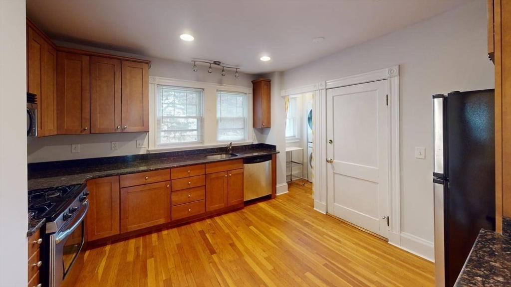 189 Wordsworth St #1, Boston, MA Photo #3