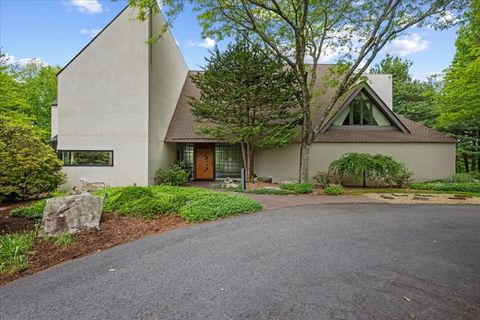 Photo of 45 Hickory Dr, Worcester, MA 01609 (MLS # 73530895)