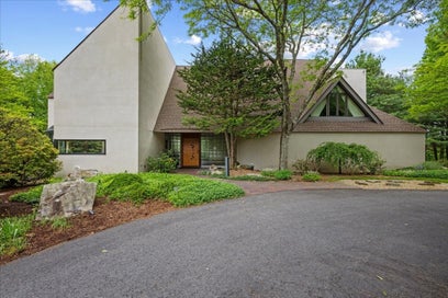 45 Hickory Dr Worcester MA 01609