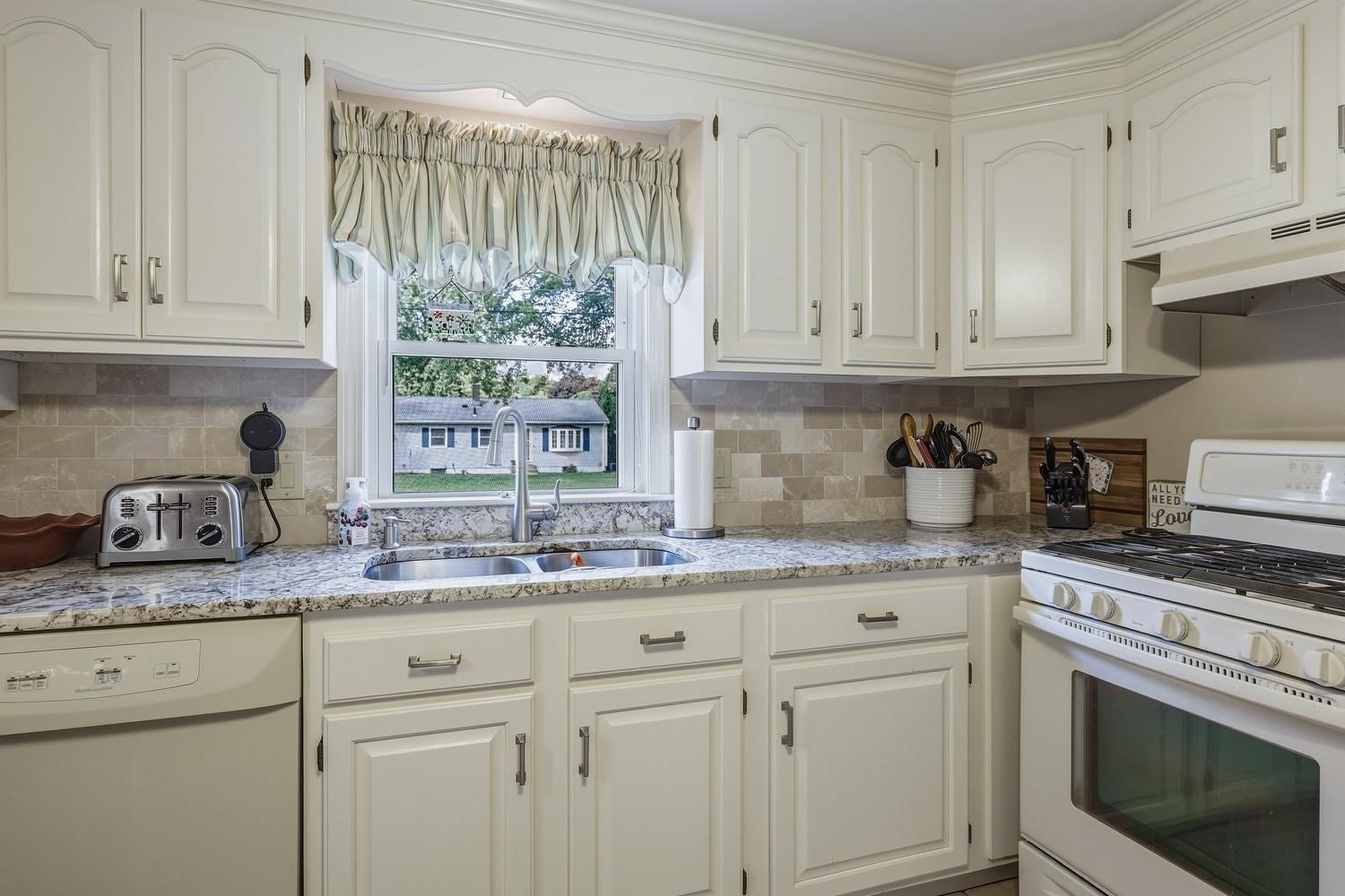 15 Somerset St, East Longmeadow, MA, 15 Somerset St, East Longmeadow, MA Photo #20