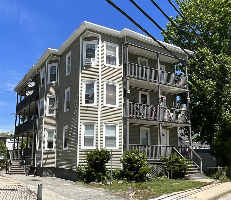 121 Charlton St