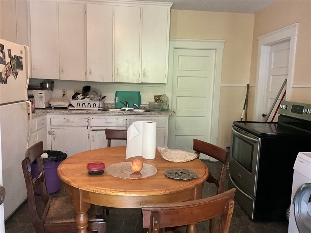 121 Charlton St, Southbridge, MA Photo #14