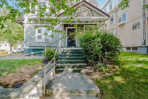 Photo of 97 College Ave #1, Somerville, MA 02144 (MLS # 73510560)
