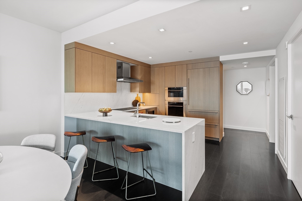 150 Seaport Blvd 11C