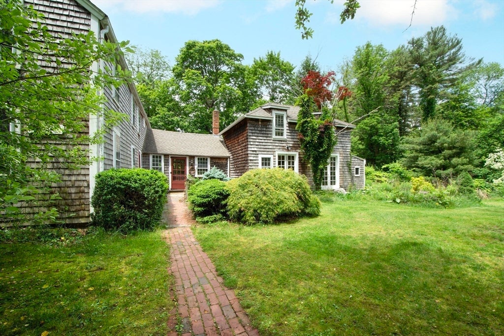 374 High St, Pembroke, MA Photo #2
