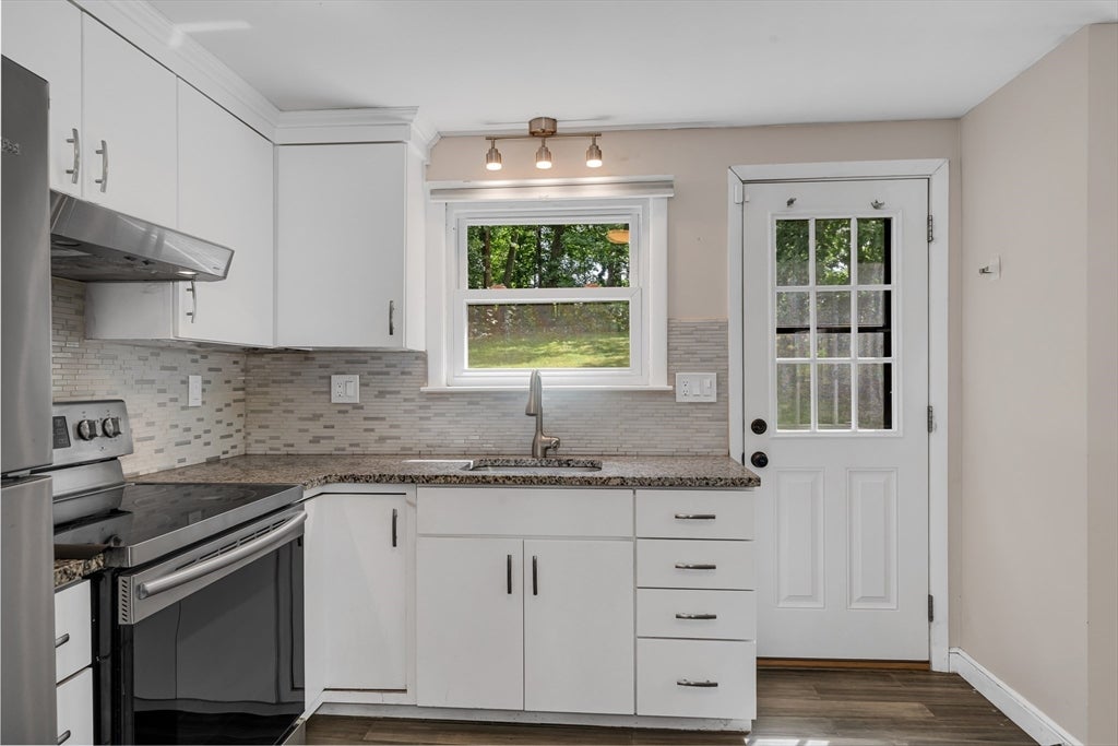 566 Main St, Stoneham, MA, 566 Main St, Stoneham, MA Photo #10