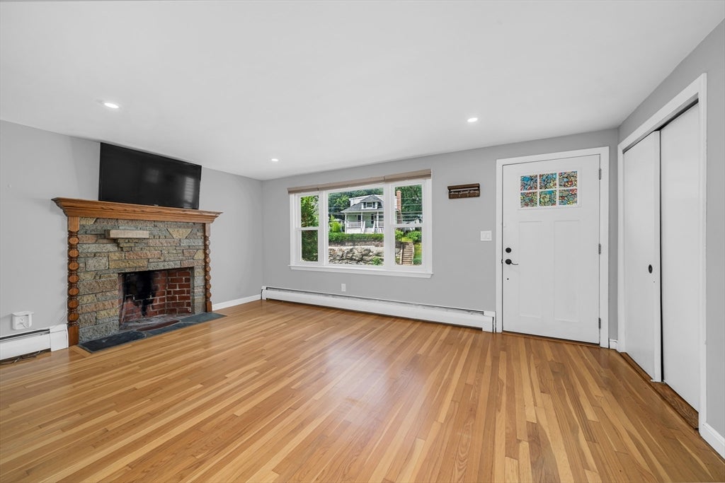 566 Main St, Stoneham, MA, 566 Main St, Stoneham, MA Photo #4