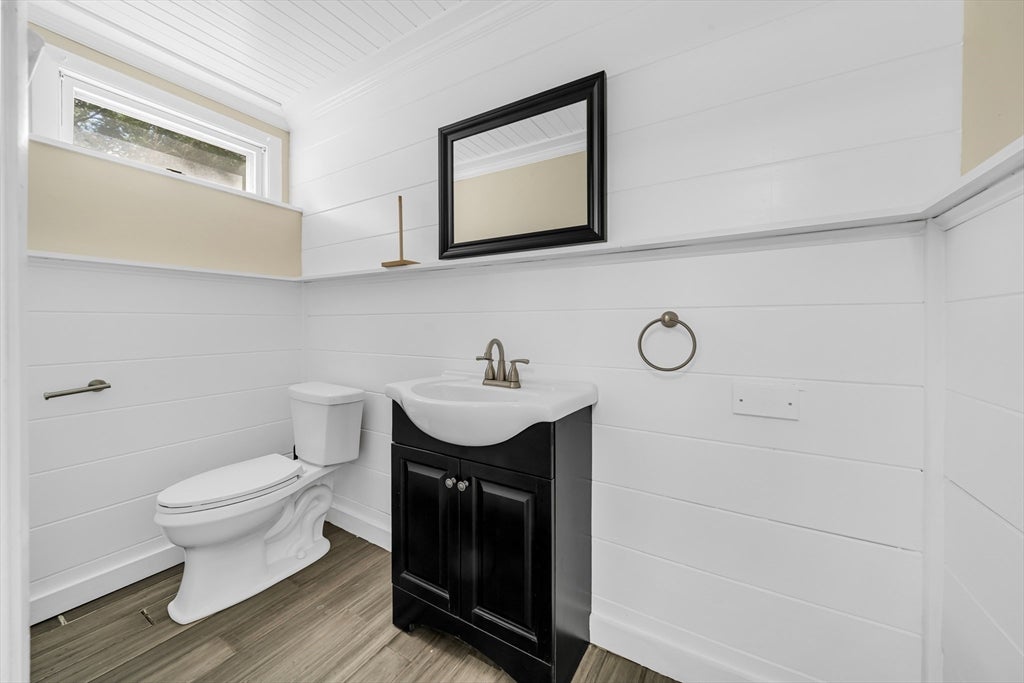 566 Main St, Stoneham, MA, 566 Main St, Stoneham, MA Photo #17