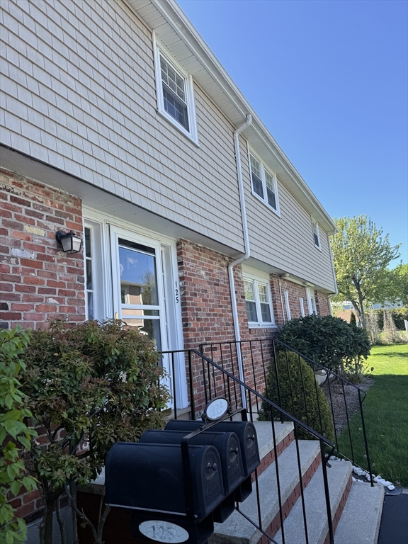 125 Pleasant Street 1
