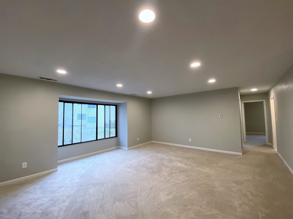 6 Thayer Pond Dr 17